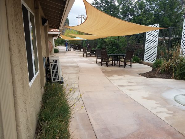 Vista Del Lago Memory Care 6 - patio.jpg