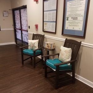 Vista Del Lago Memory Care seating area.jpg