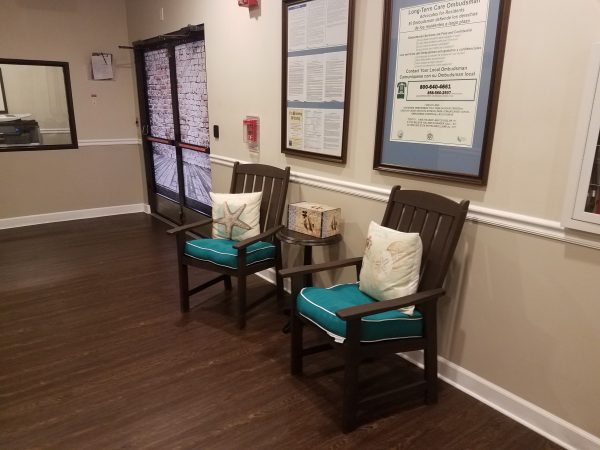 Vista Del Lago Memory Care seating area.jpg