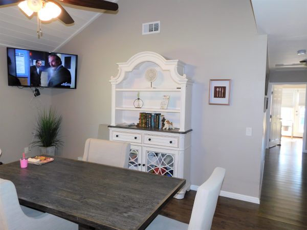 Weaver's Twin Oaks Villa 4 - dining room.JPG