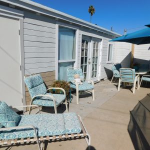 assisted-living-at-woodburn-11-patio.jpg