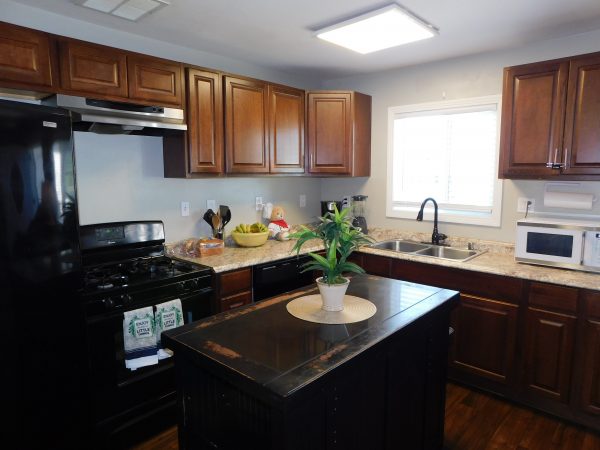 assisted-living-at-woodburn-8-kitchen.jpg