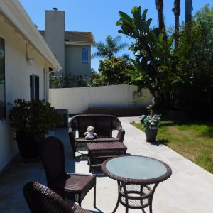 blue-skies-of-the-hill-9-patio.jpg