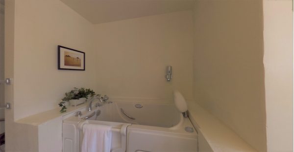 caring-hearts-cottage-main-bathroom.jpg