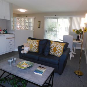 grossmont-gardens-senior-living-6-alcove-apartment-living-room.jpg