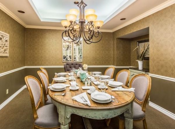 grossmont-gardens-senior-living-private-dining.jpg