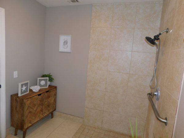 kellys-foothill-villa-6-shower.jpg