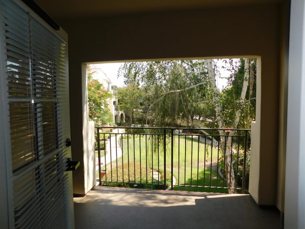 la-vida-real-french-doors-patio.jpg