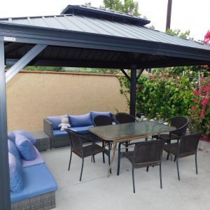 renown-suites-8-patio.jpg