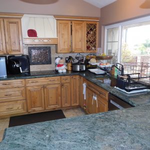 kellys-vista-villa-9-kitchen.jpg