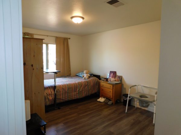 del-cerro-elder-care-4-private-room.jpg