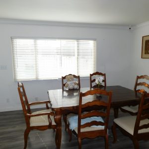 del-cerro-elder-care-dining-area.jpg