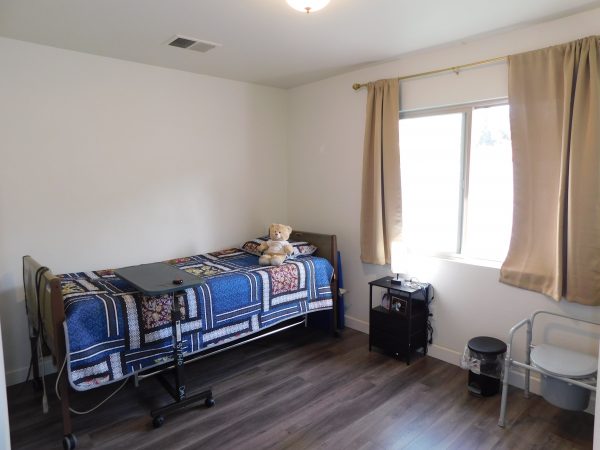 del-cerro-elder-care-private-room-2.jpg