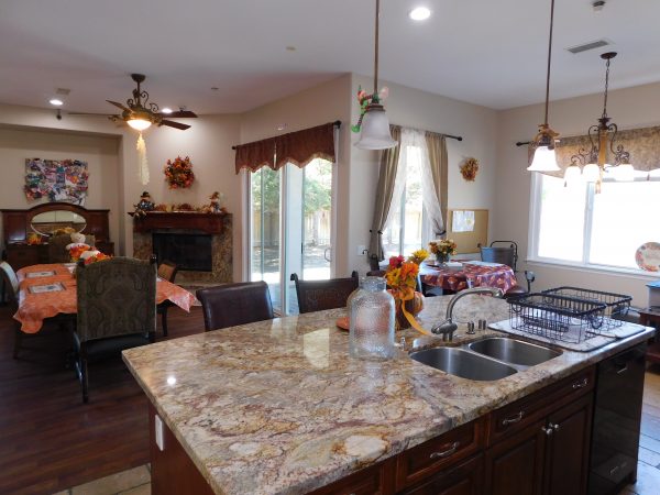 silver-oak-country-estates-i-dining-room.jpg