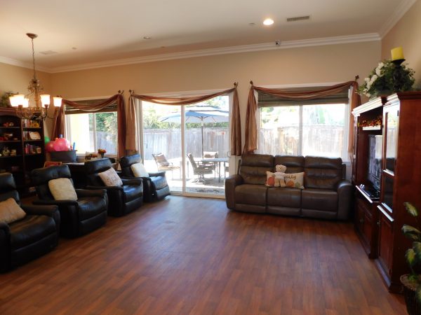 silver-oak-country-estates-iii-3-living-room.jpg