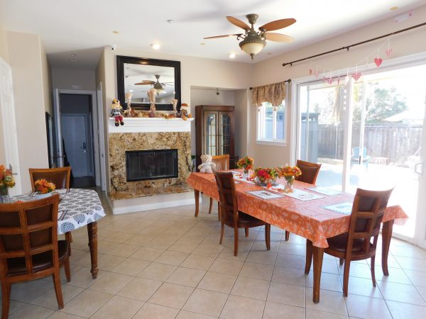 silver-oak-country-estates-iii-dining-room-1.jpg