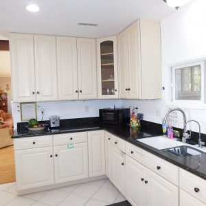 sunset-residential-care-i-kitchen.jpg