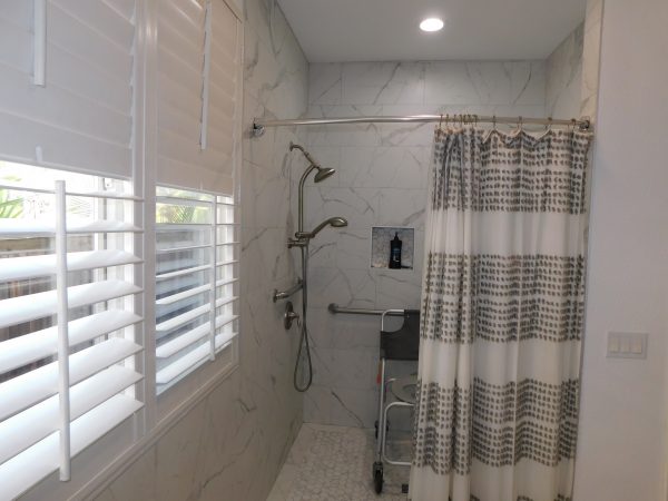 kellys-almagro-villa-7-shower.jpg