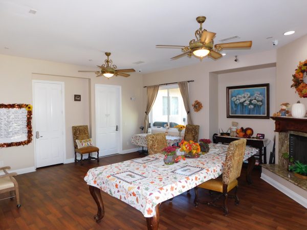 silver-oak-country-estates-ii-dining-room.jpg