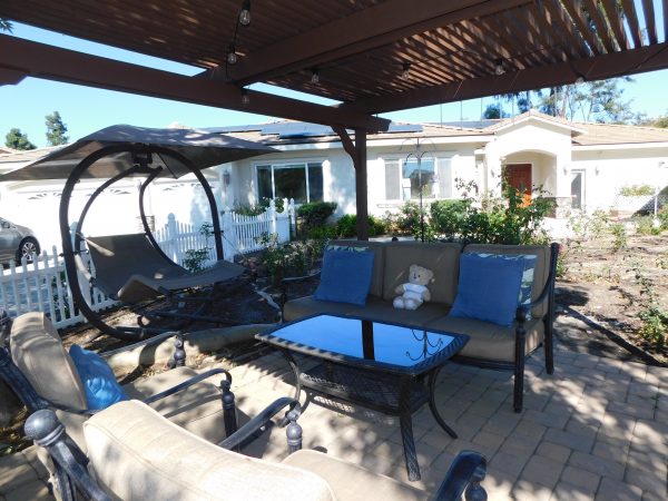 silver-oak-country-estates-ii-front-patio.jpg